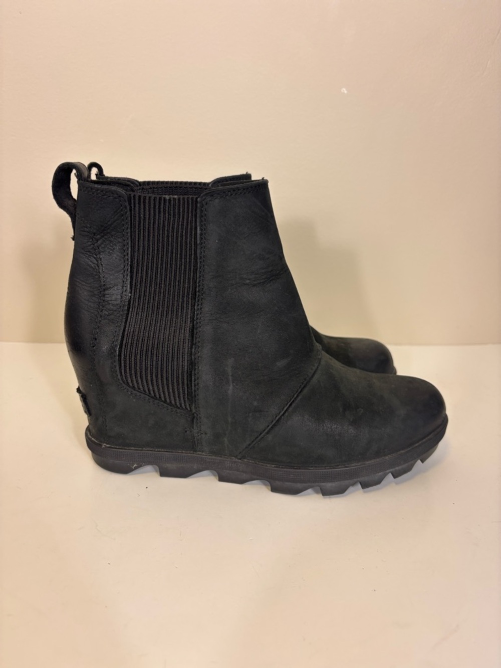 Sorel Black Leather Women's Slip-On Wedge‎ Booties 7